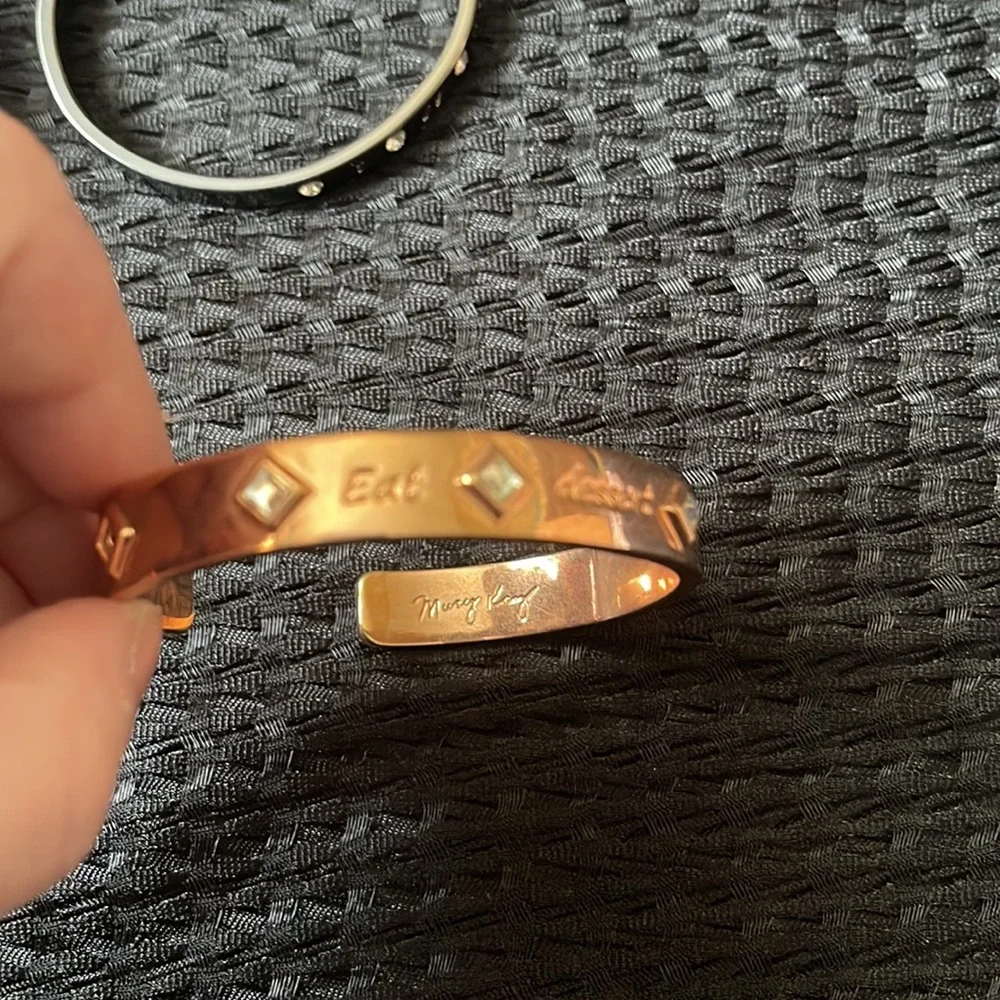 Mary Kay Bracelets - lot of 7 - Picture 2 of 11